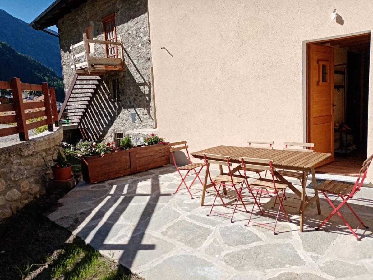 Casa Vacanza Il Granaio Βίλα La Thuile Εξωτερικό φωτογραφία